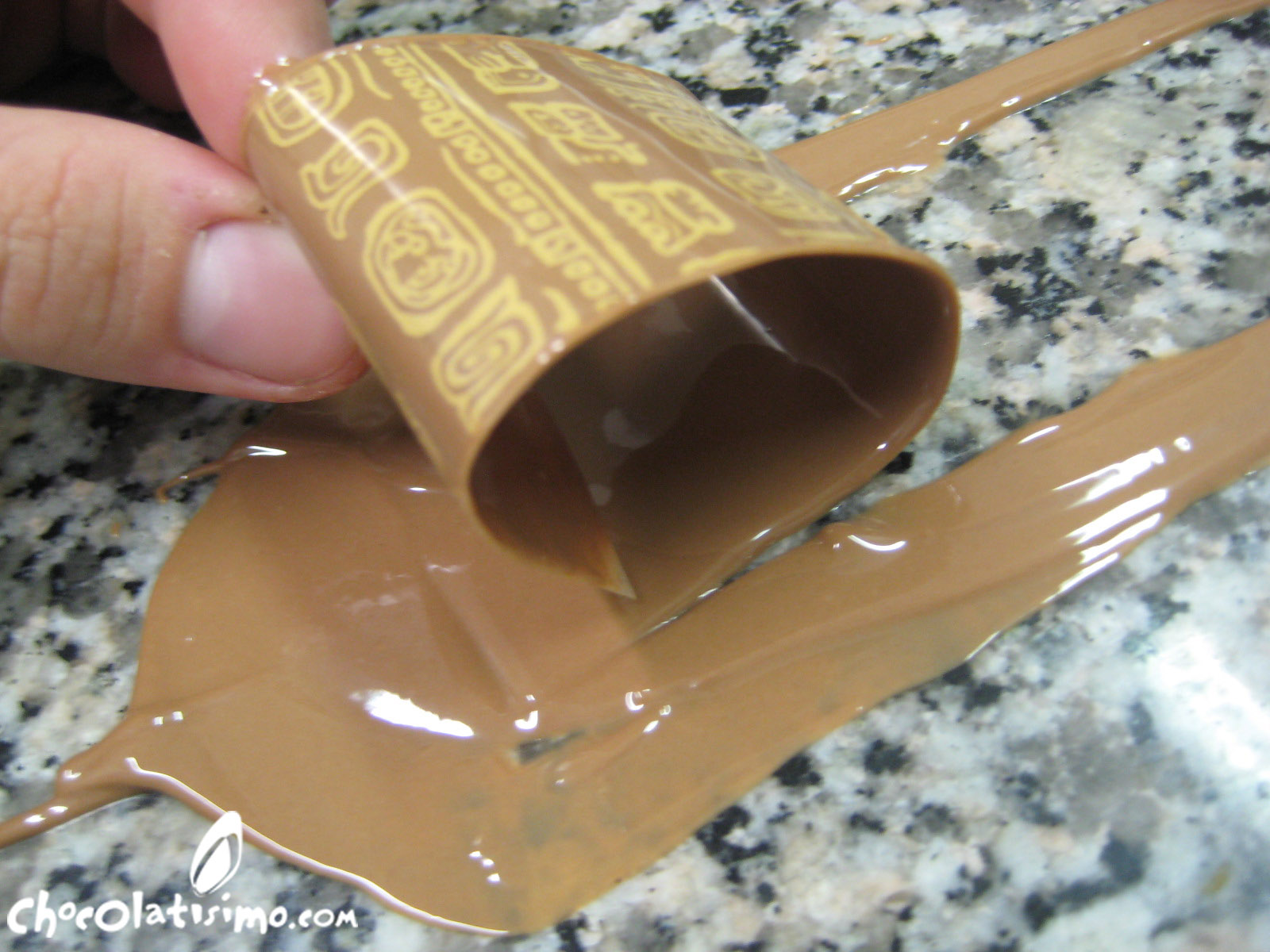 ¿Cómo hacer tubos de chocolate? Chocolatisimo