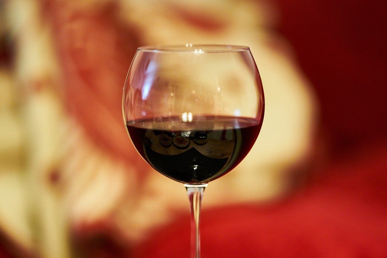 Should Merlot Be Served Chilled? How to Properly Serve & Store