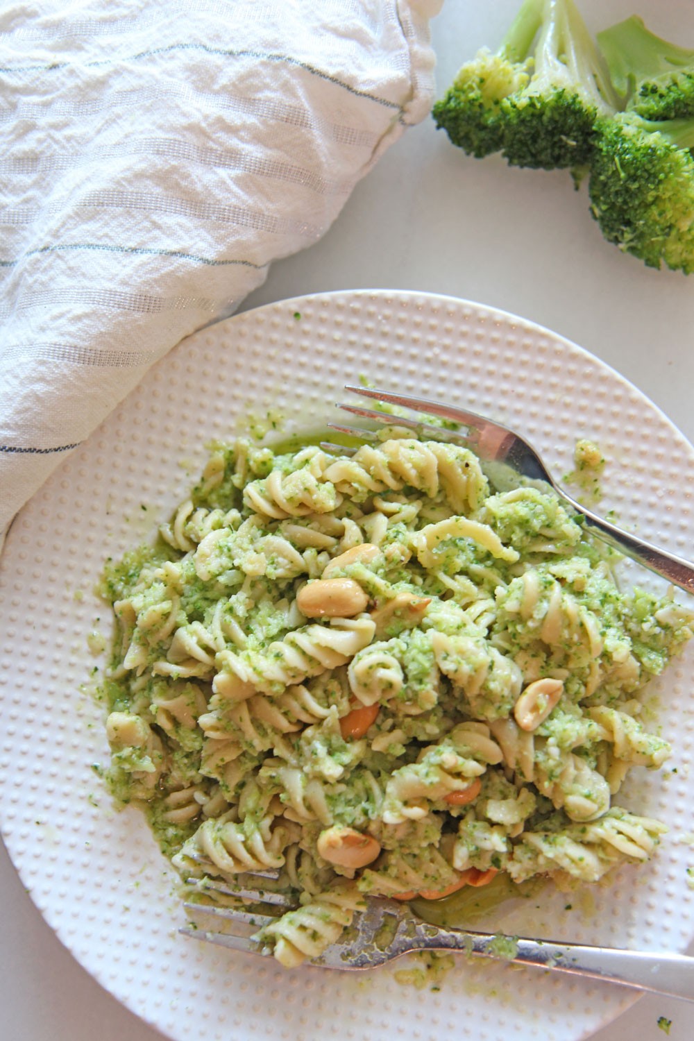 Broccoli Pesto Pasta Chop Happy