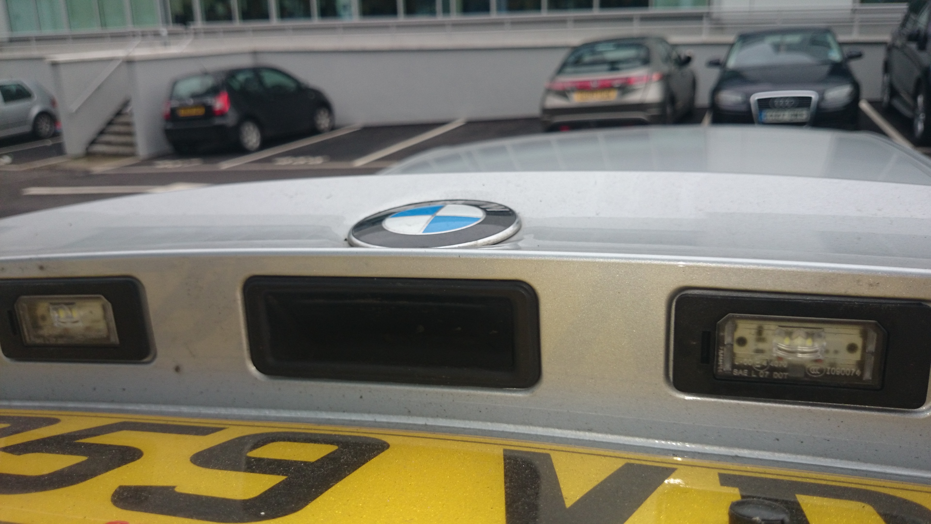 BMW 3 series (E90) emergency boot release