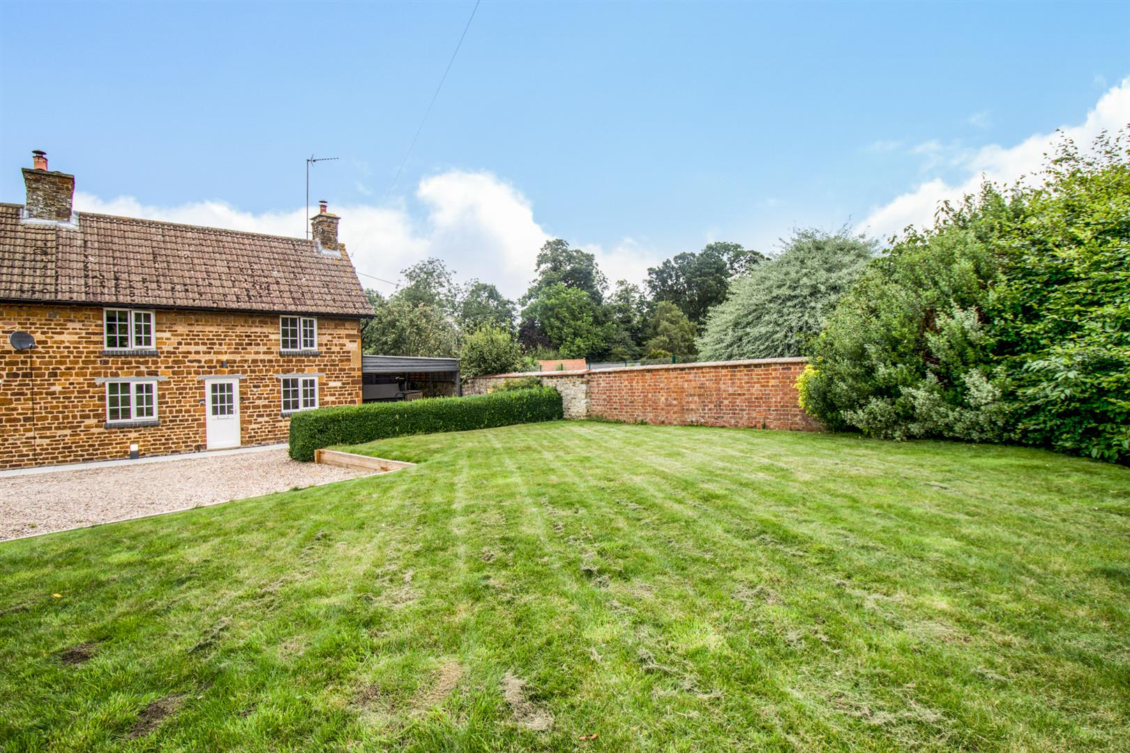 Properties in Northamptonshire Page 3 of 7 Chris The Estate