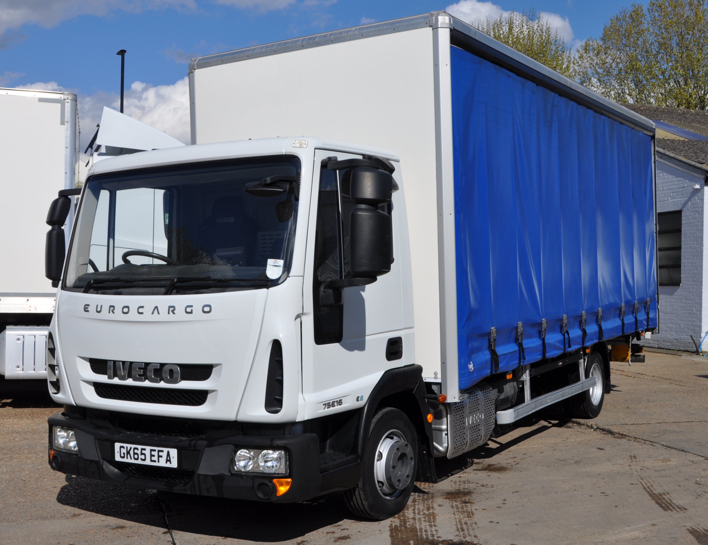 IVECO 75E16 S 7.5 ton Curtainside T/lift Euro 6 R277 Chris
