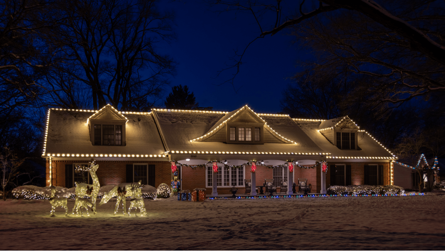 Top Things To Consider When Hanging Christmas Lights Chris Light Co Holiday Lighting Company