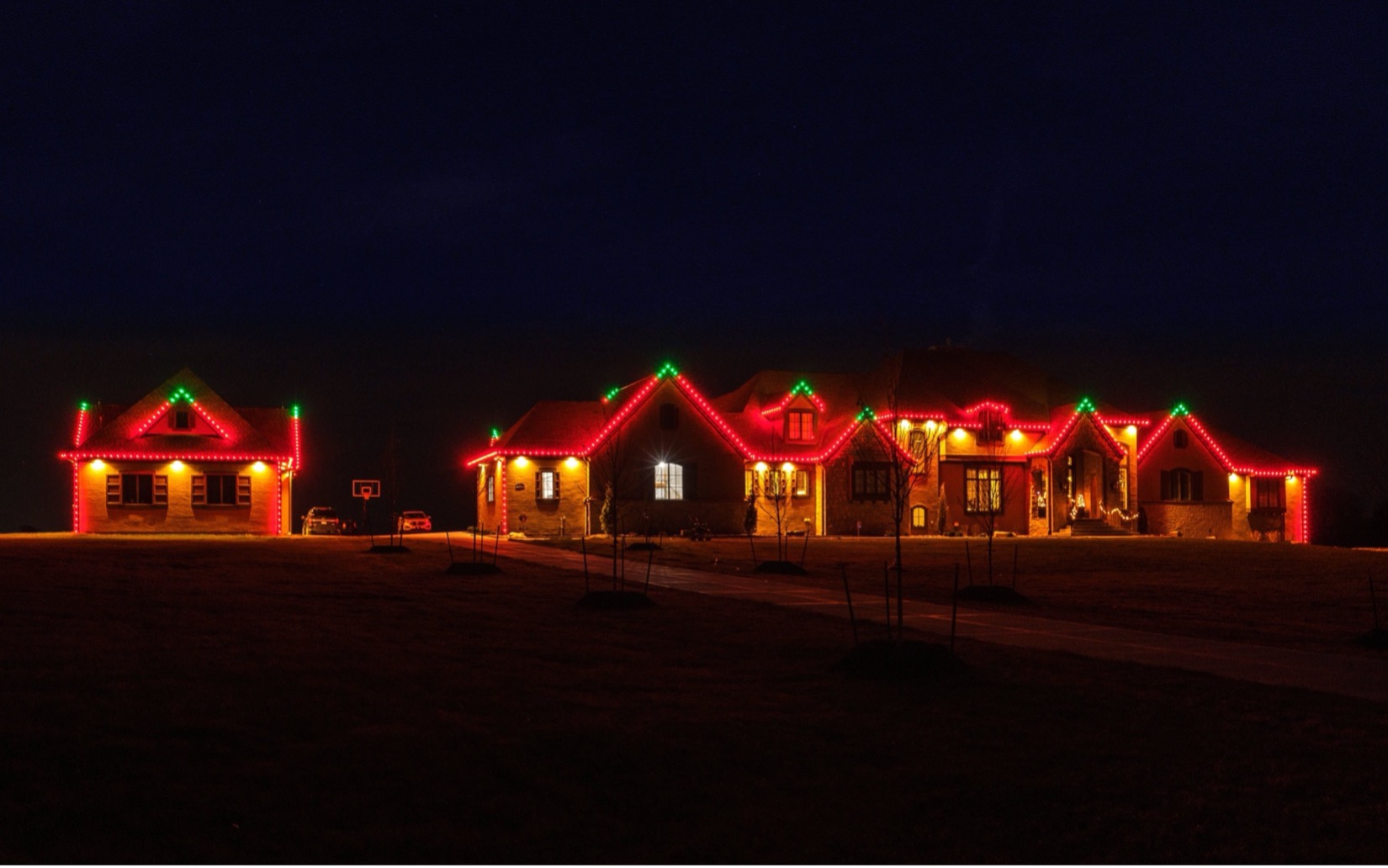Why You Should Hire Professional Christmas Light Installers for Your