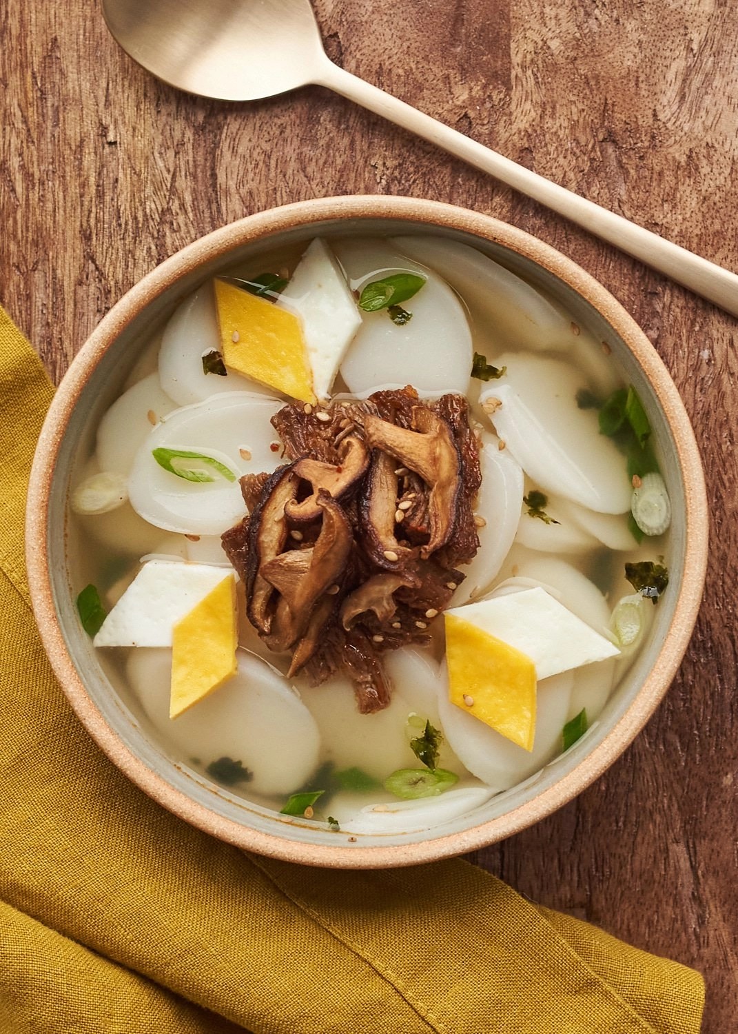 Dduk Guk (Korean Rice Cake Soup) Chrisse En Place