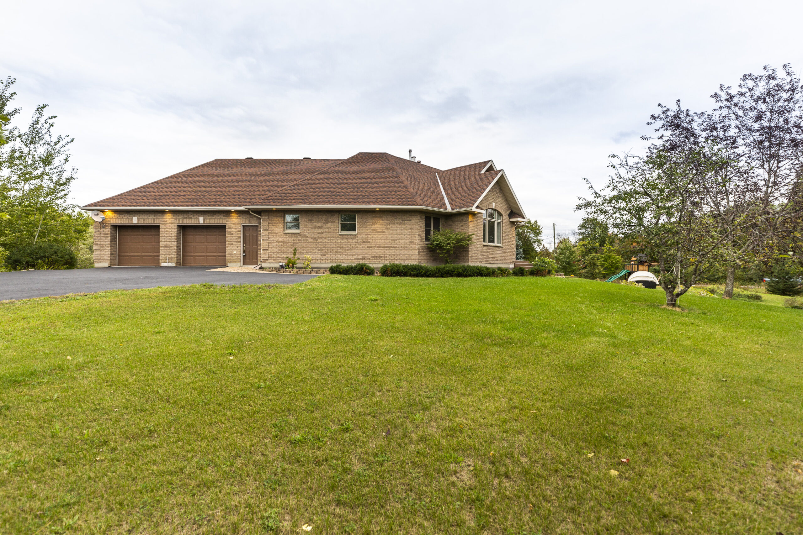 1585 RAMAR LANE METCALFE ACREAGE Chris Steeves Real Estate