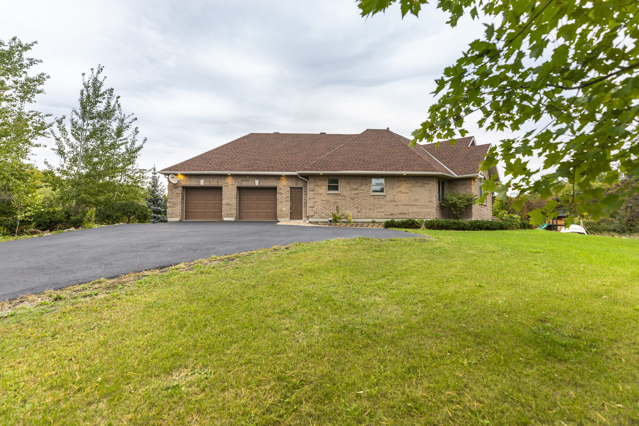 1585 RAMAR LANE METCALFE ACREAGE Chris Steeves Real Estate