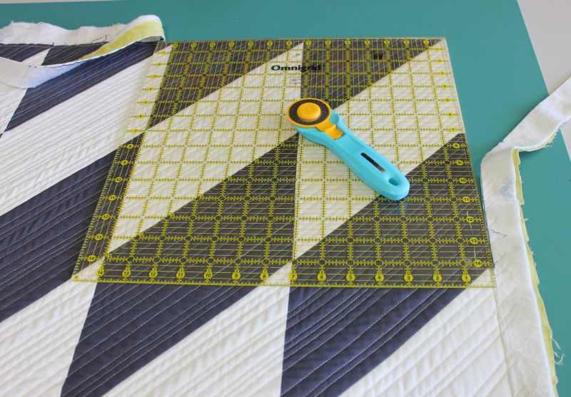 Tutorial How to Bind a Quilt Christa Quilts