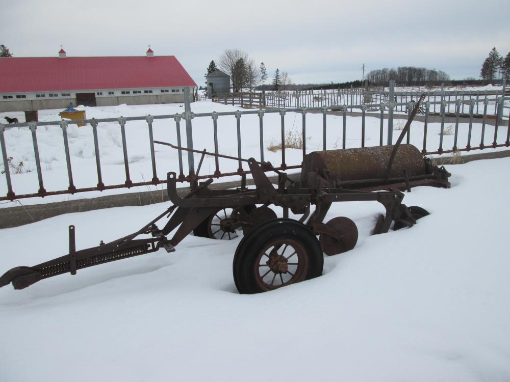 Auction Photos Friday, April 21, 2023 Stetsonville, WI