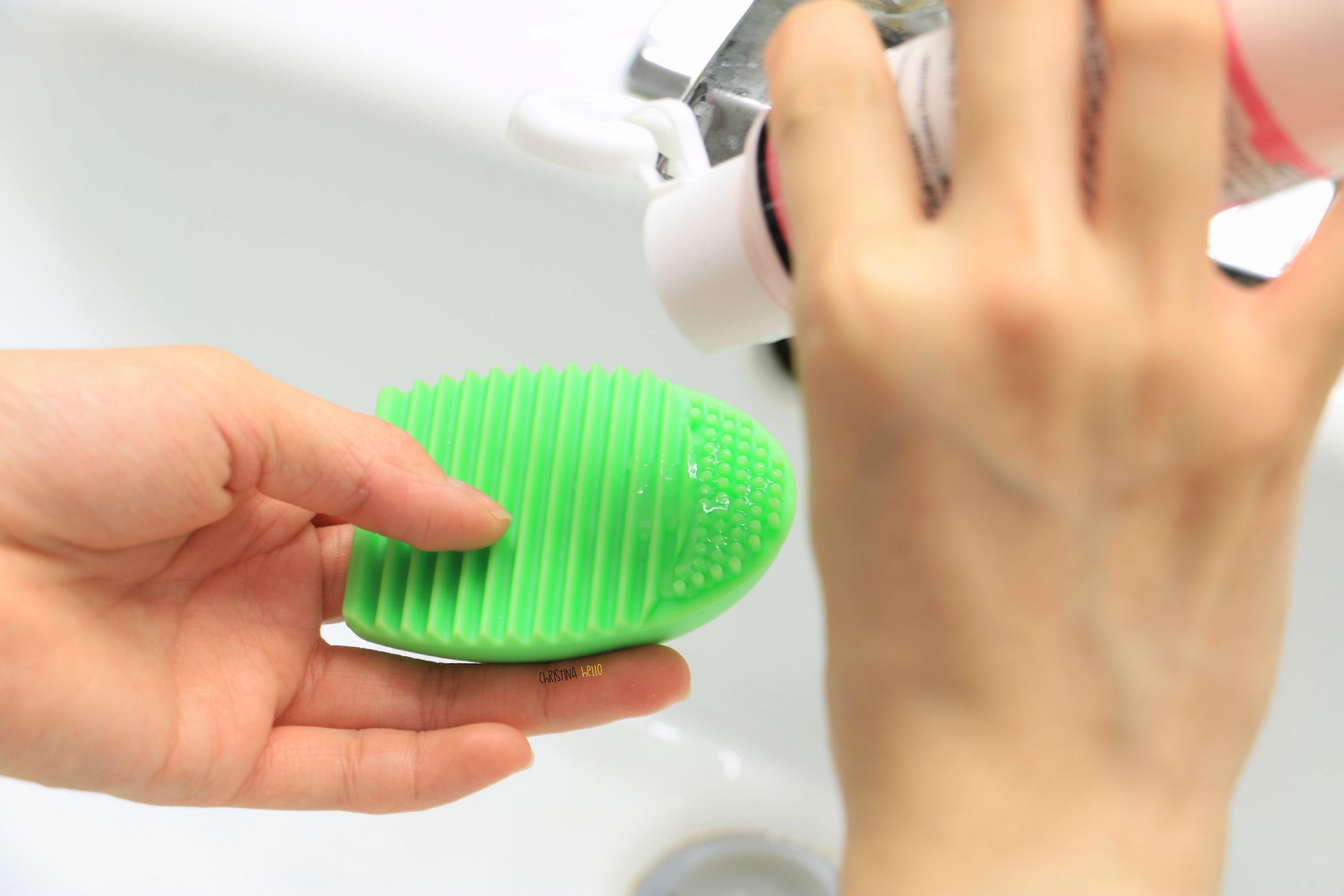 Daiso brush cleanser review + How to clean your make up brushes