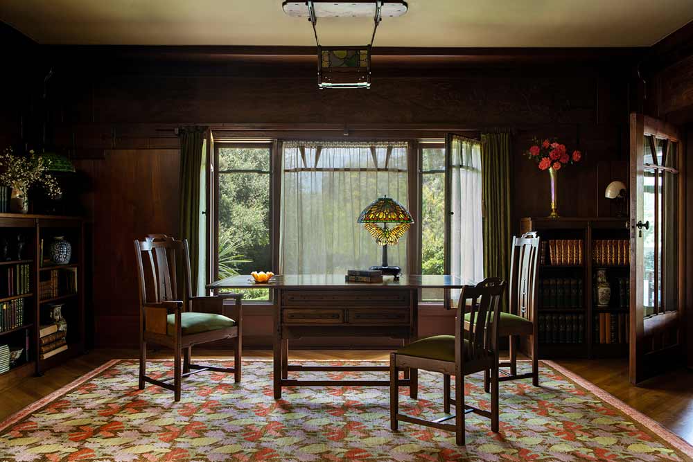 Home Christopher Farr