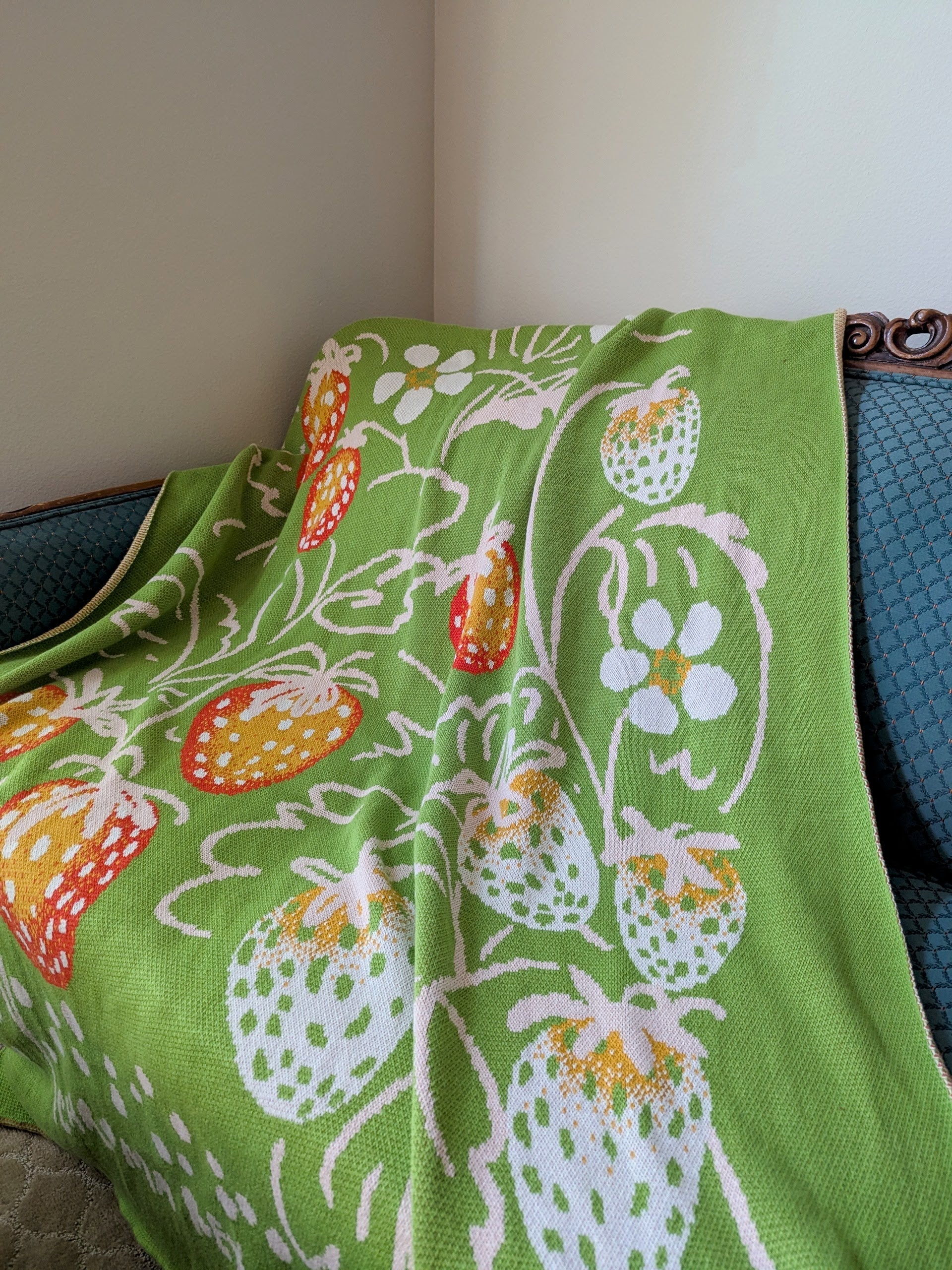 Throw Blankets Chroma Rex