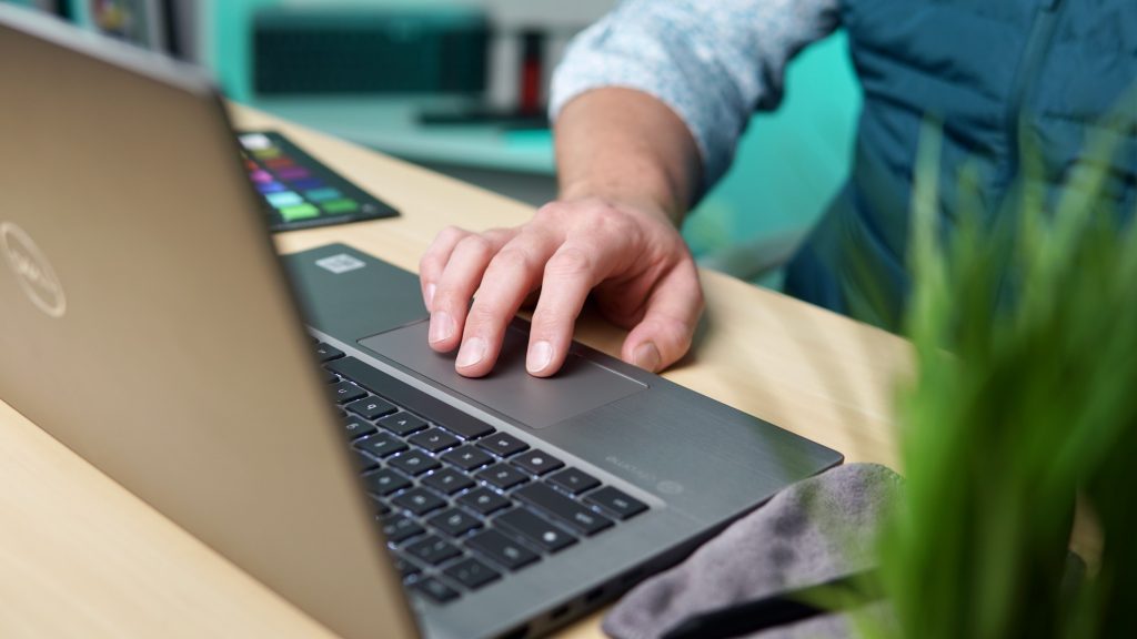 How to master your Chromebook trackpad gestures [VIDEO]