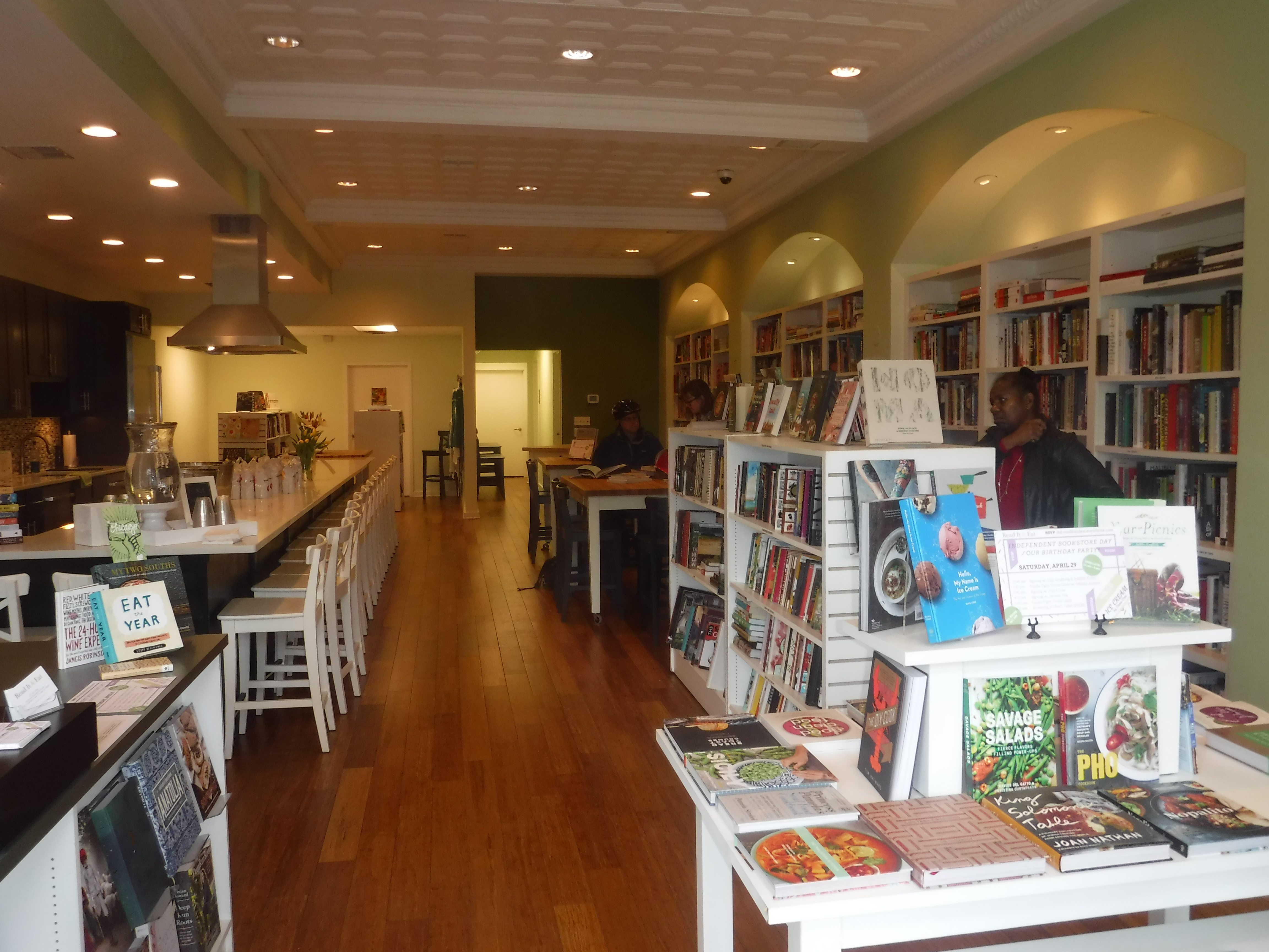Chicago Independent bookstore Day a big draw even with Amazon
