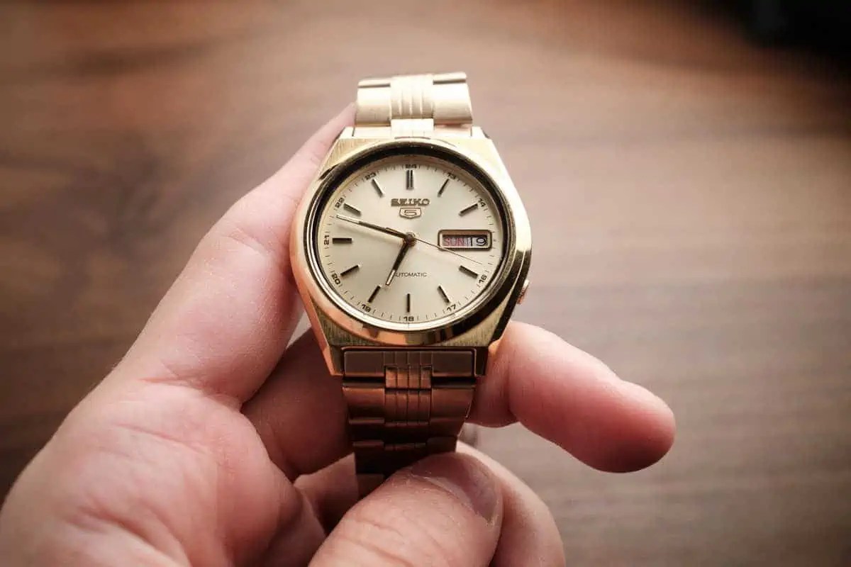 Watches with a Sweeping Second Hand Chronometer Check