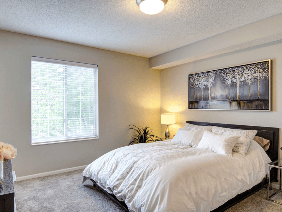 Cascade at Town Center Furnished Apartments in Eden Prairie, MN