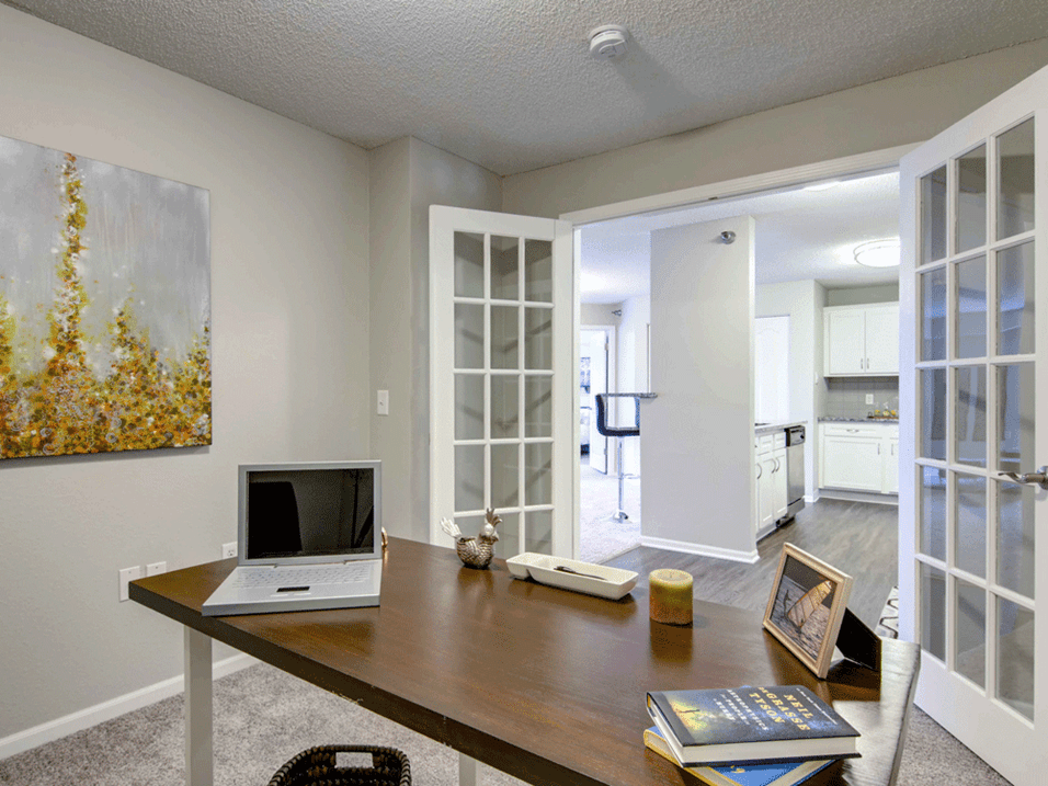 Cascade at Town Center Furnished Apartments in Eden Prairie, MN