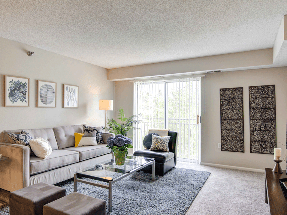 Cascade at Town Center Furnished Apartments in Eden Prairie, MN