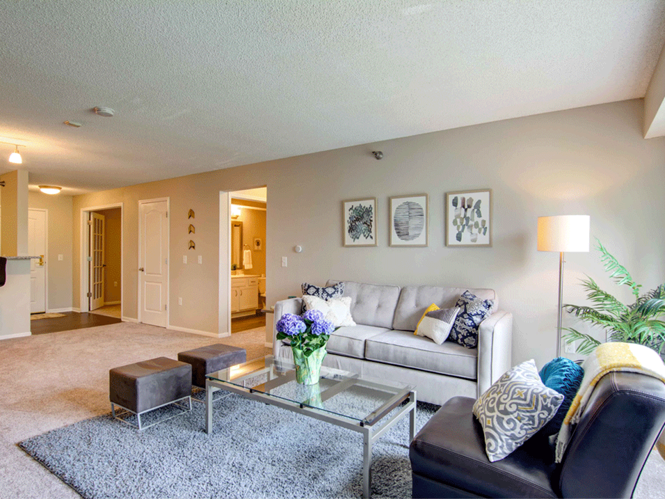 Cascade at Town Center Furnished Apartments in Eden Prairie, MN