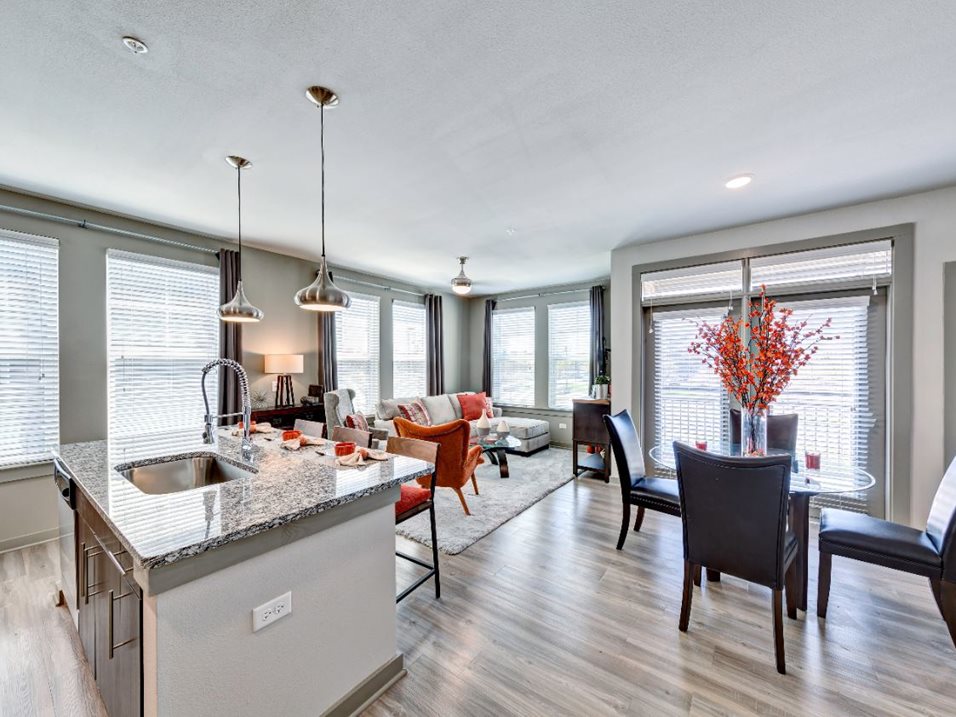 North 680 Furnished Apartments in Schaumburg, IL