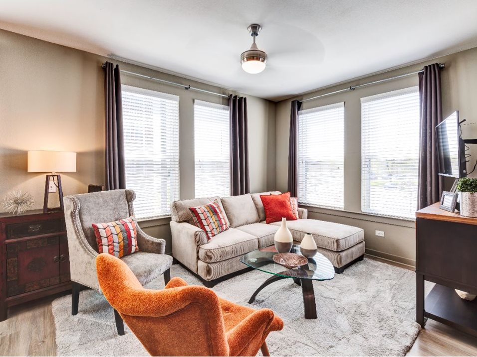 North 680 Furnished Apartments in Schaumburg, IL