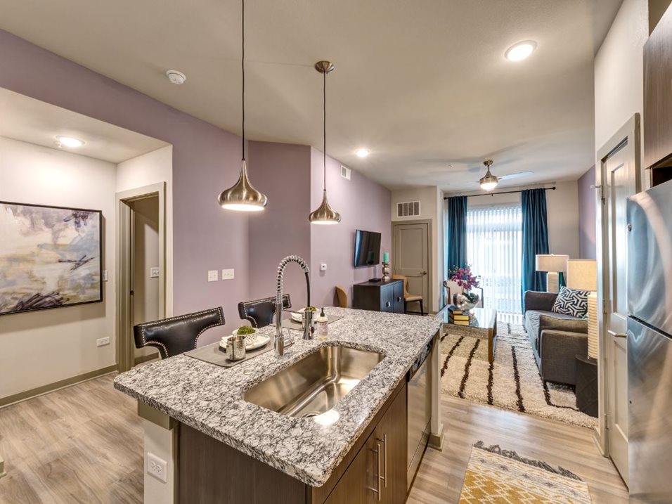 North 680 Furnished Apartments in Schaumburg, IL