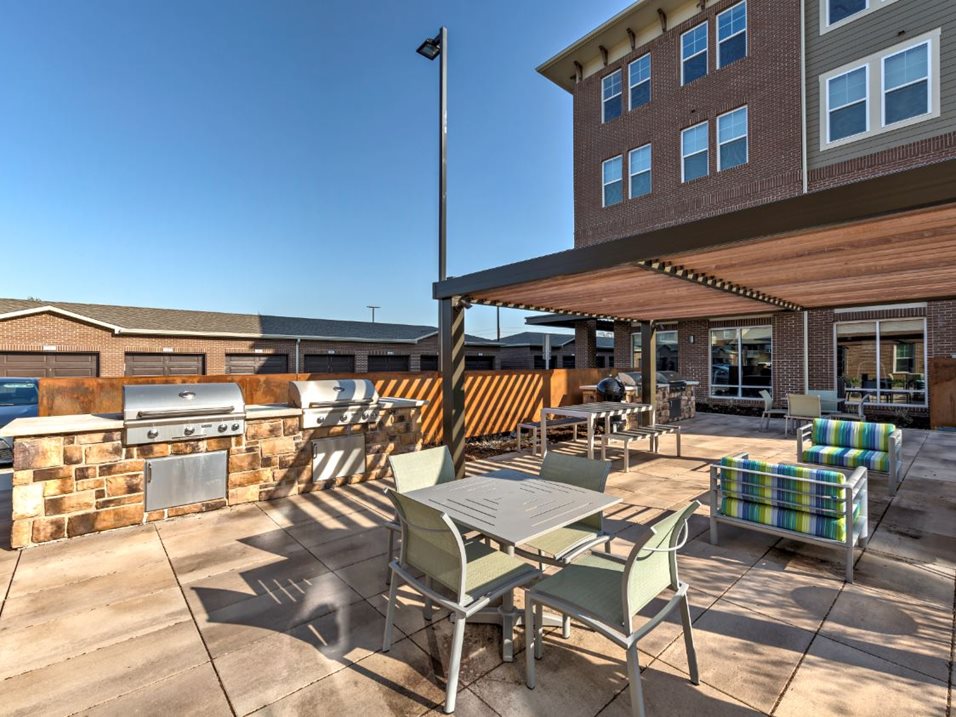 North 680 Furnished Apartments in Schaumburg, IL