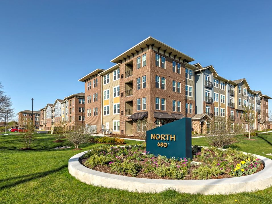 North 680 Furnished Apartments in Schaumburg, IL