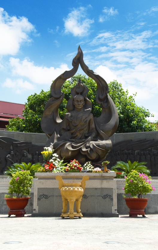 CHÙA XÁ LỢI VÀ TƯỢNG ĐÀI BỒ TÁT THÍCH QUẢNG ĐỨC CHÙA TP. HỒ CHÍ MINH