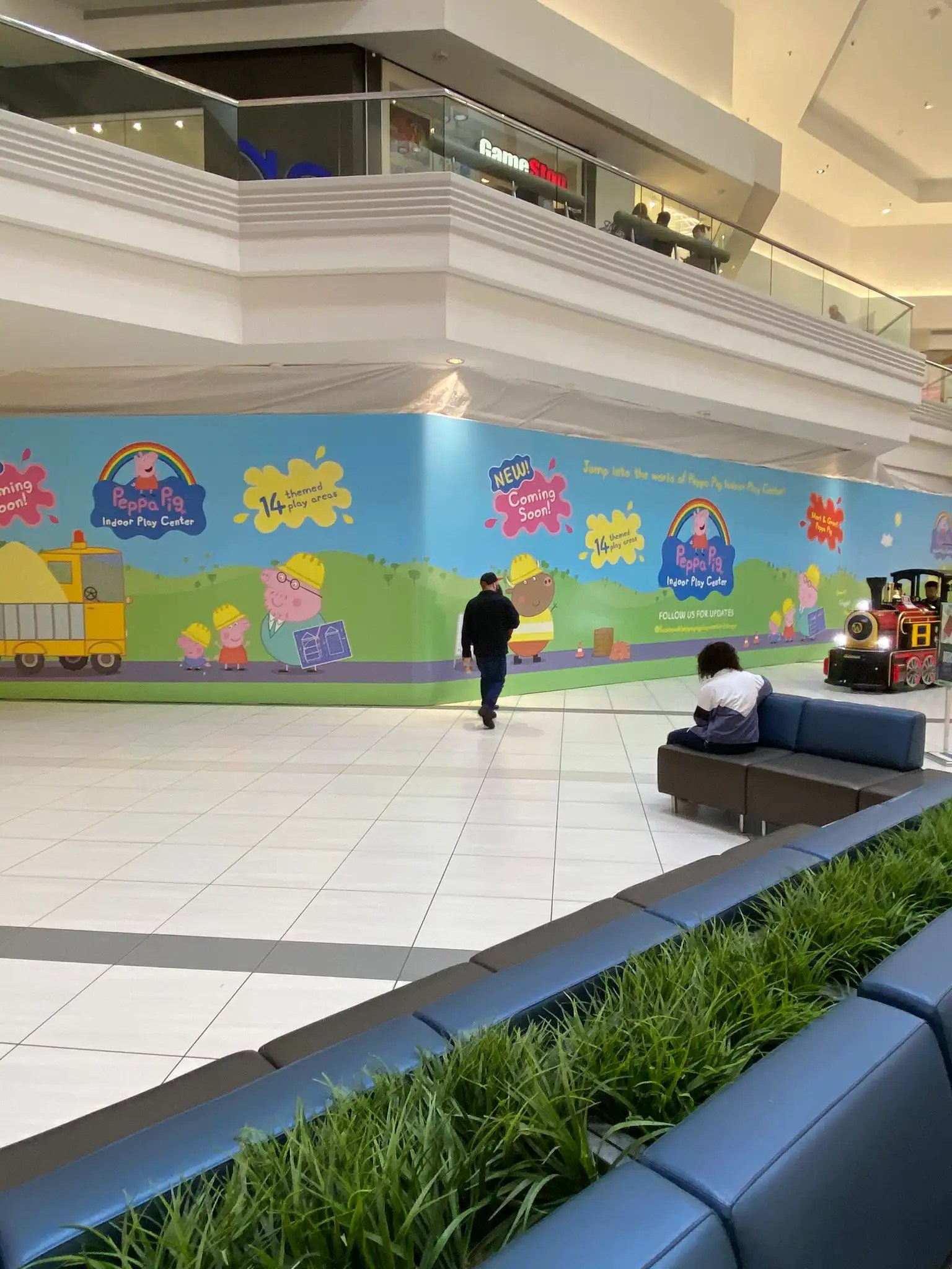 Woodfield Mall Replacing Rainforest Cafe With A Peppa Pig Exhibit Is A