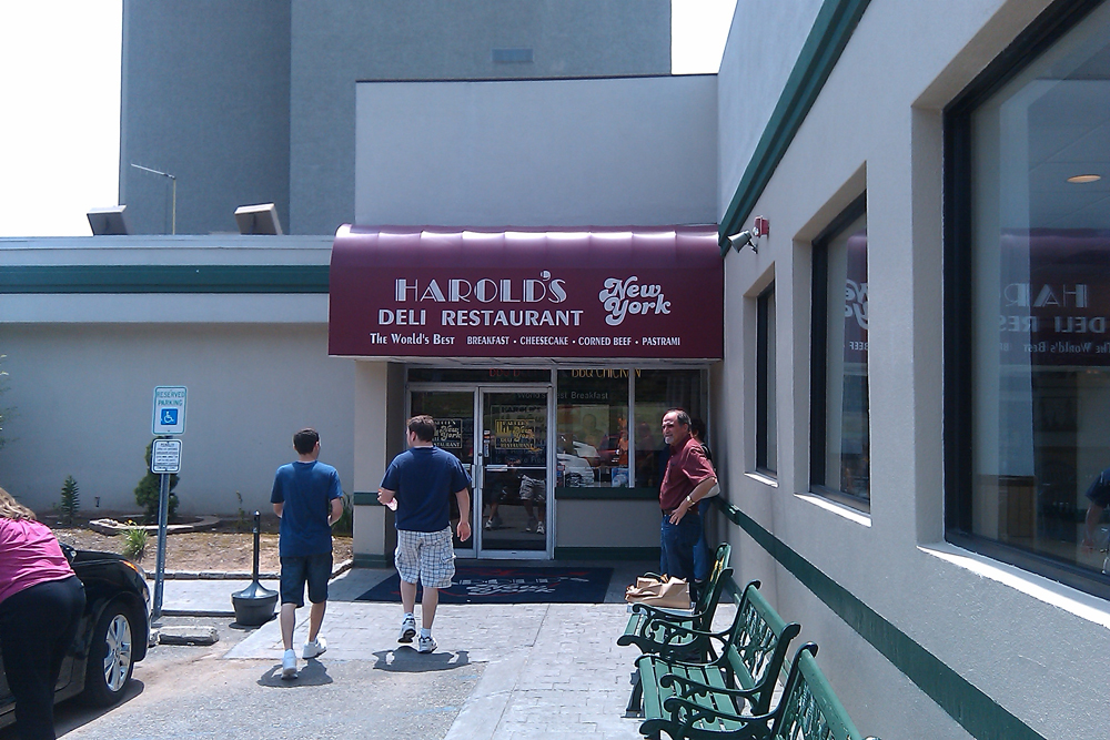 HAROLD’S NEW YORK DELI Chu On This