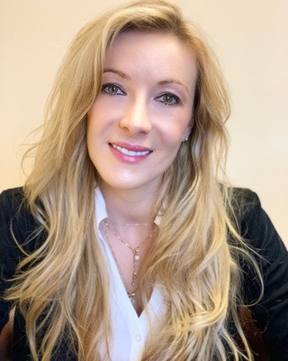 Daughter's Friend Seduces Mom — CHYOA