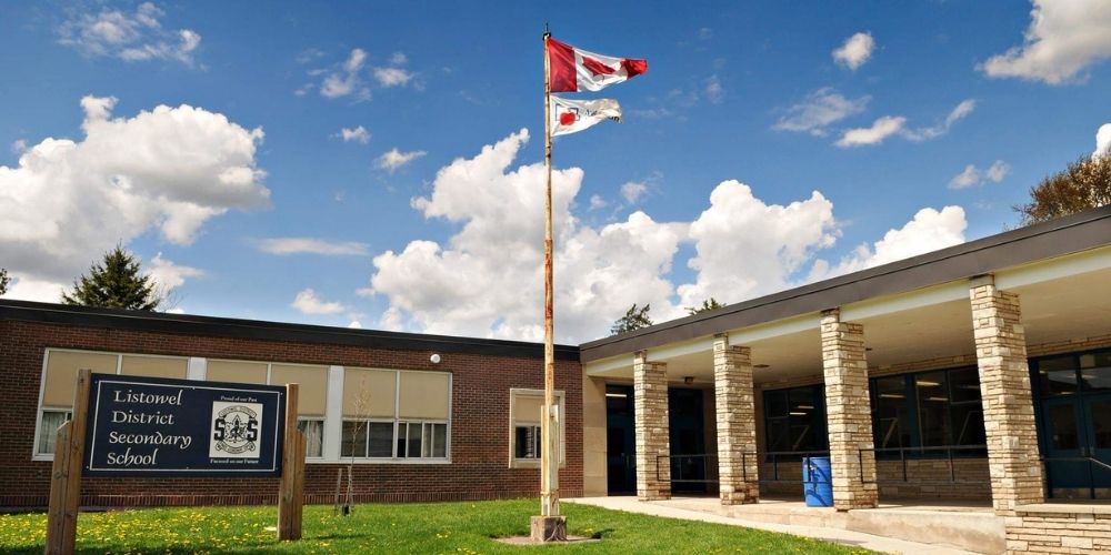 Listowel District Secondary School, Año Escolar en Ontario Cidi