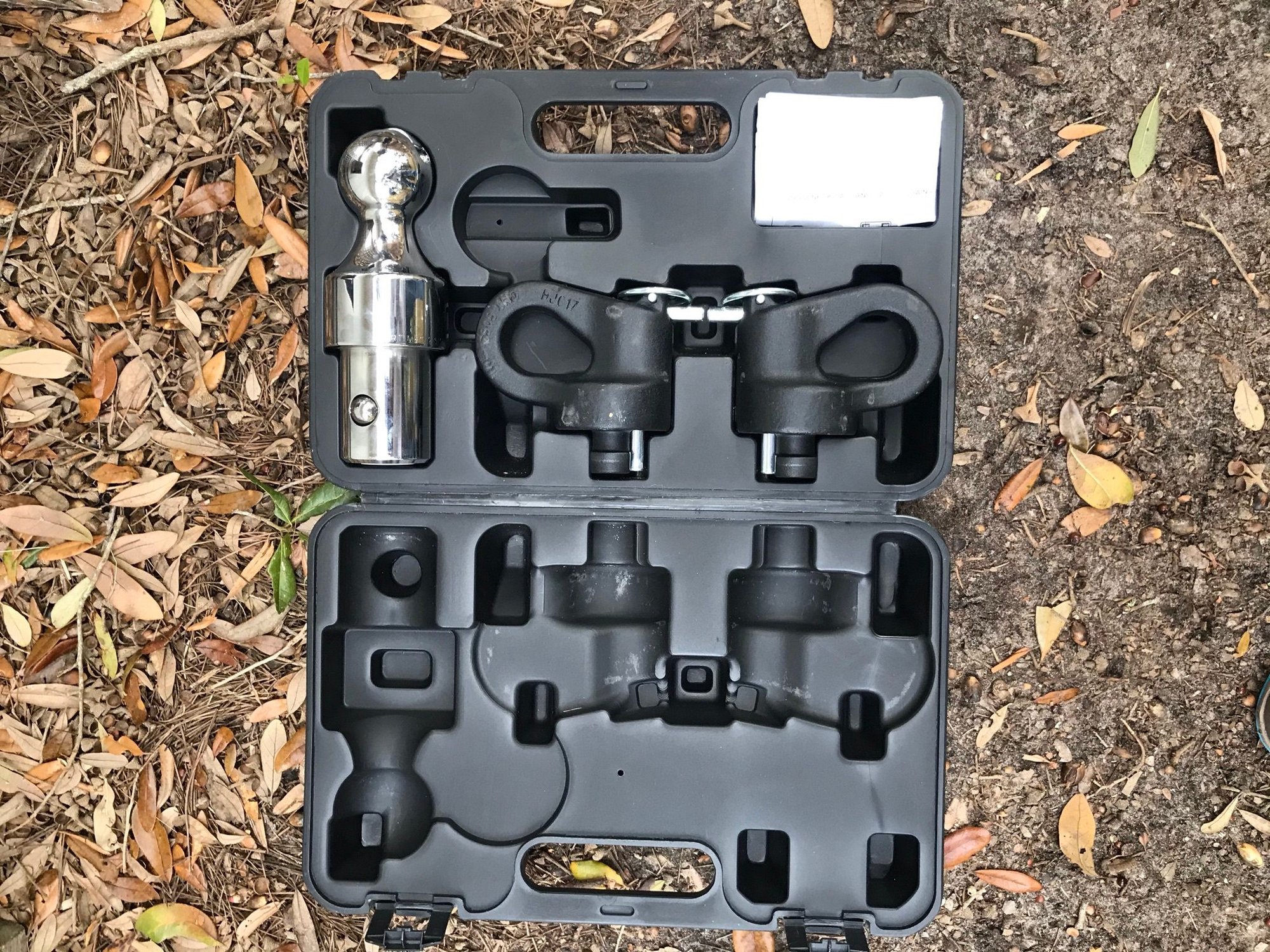 GMC gooseneck hitch kit and Duramax 6.6 fuel filter The GMC gooseneck hitch kit and Duramax 6.6 fuel filter The
