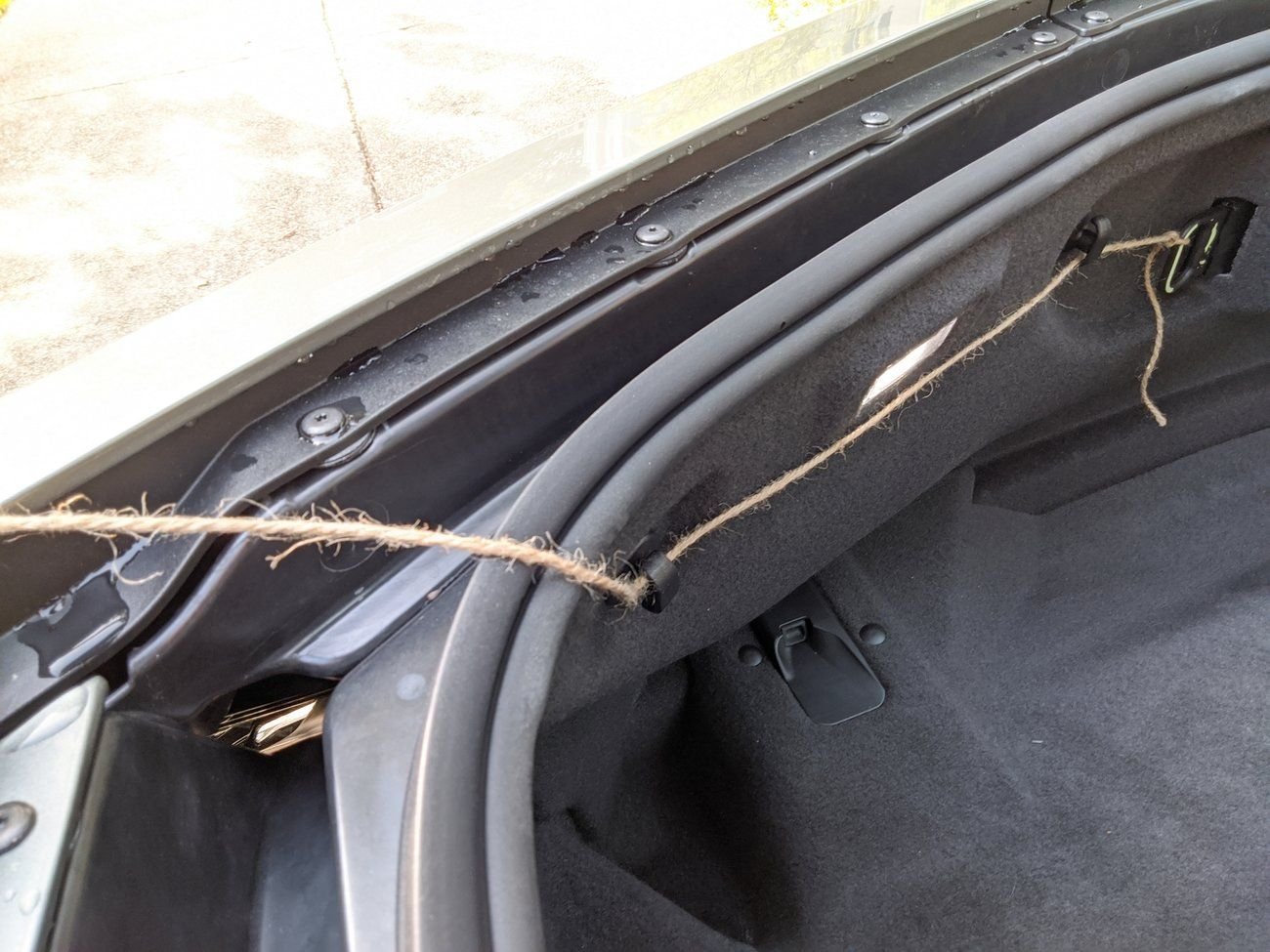 2023 + C8 Emergency Rear Hatch Access Page 5 CorvetteForum