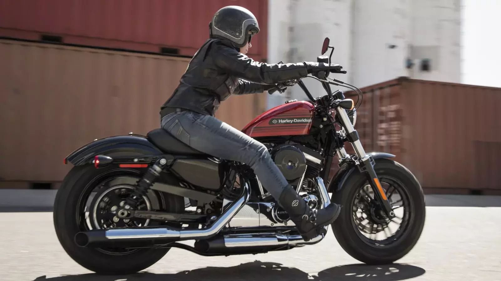 Mid Controls Vs Forward Controls Ultimate Riding Comfort