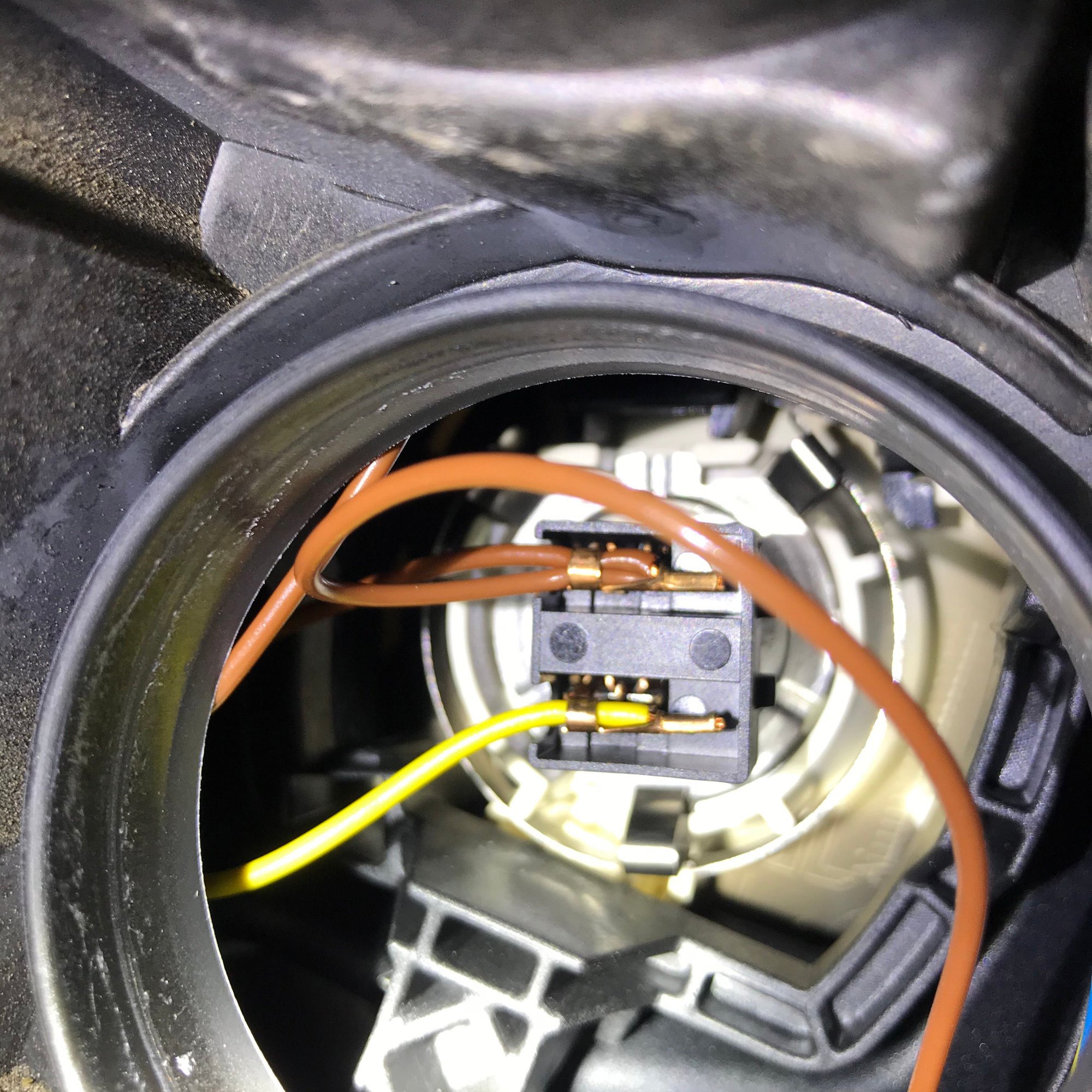 Low beam does NOT come on despite replacing headlight bulb AudiWorld