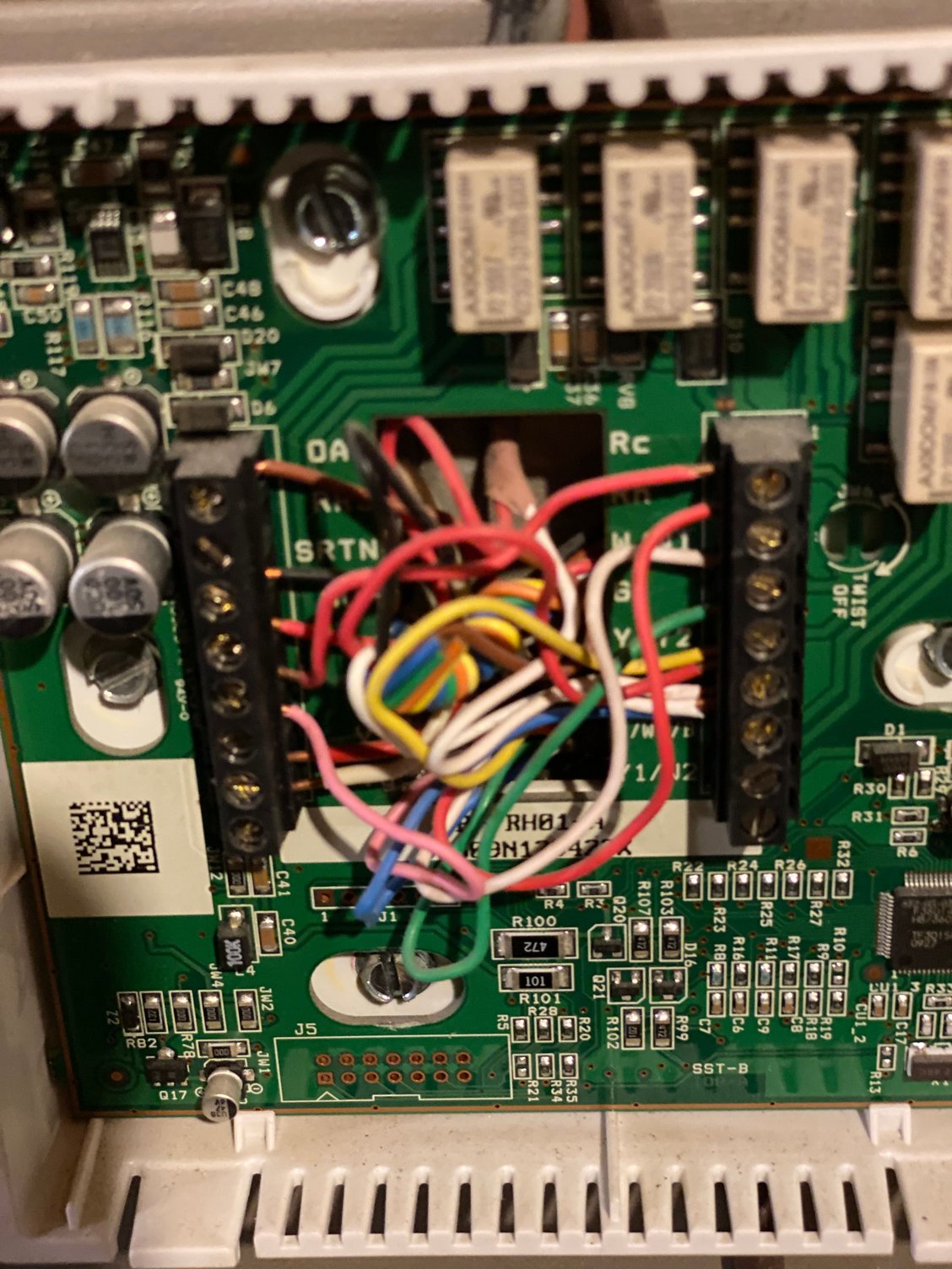 Problem wiring up Honeywell Programmable Thermostat - DoItYourself.com