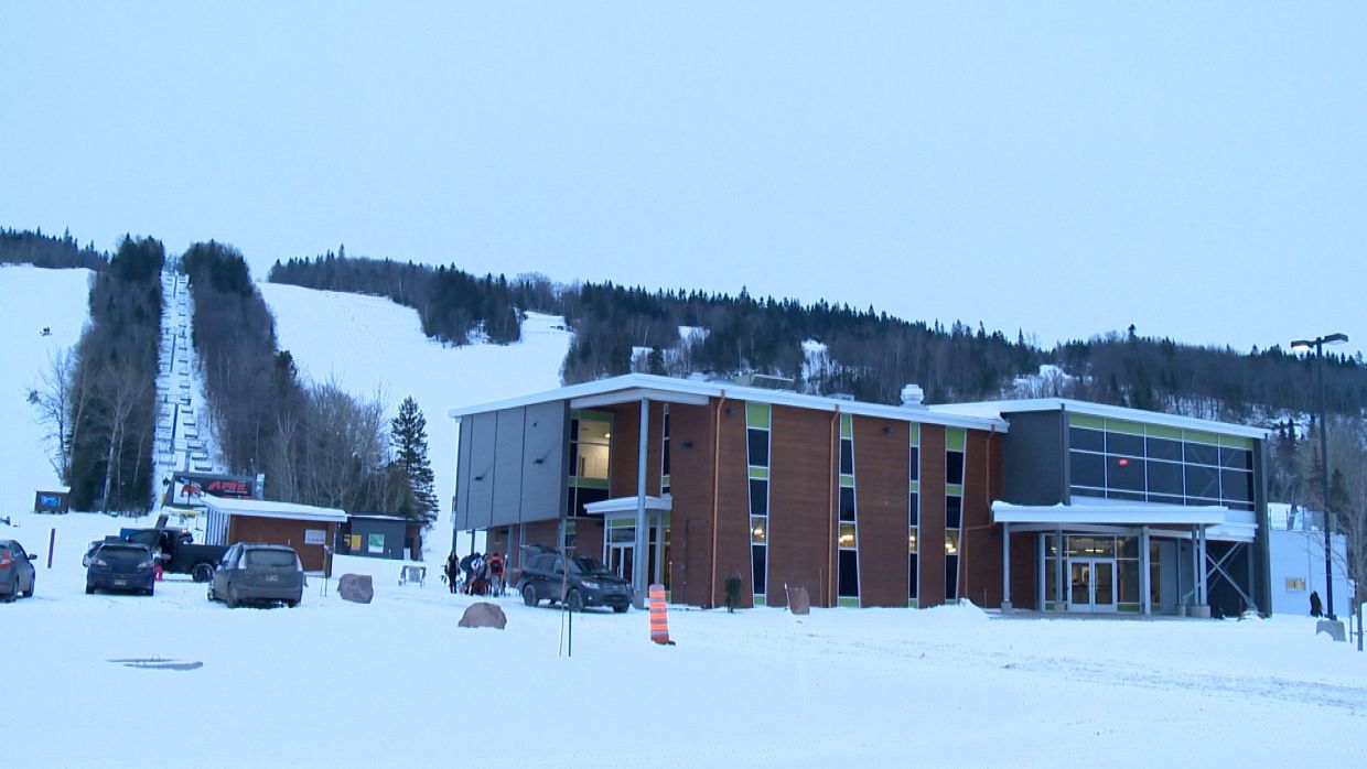 Début de la saison de ski au Mont SaintMathieu TVA CIMT CHAU