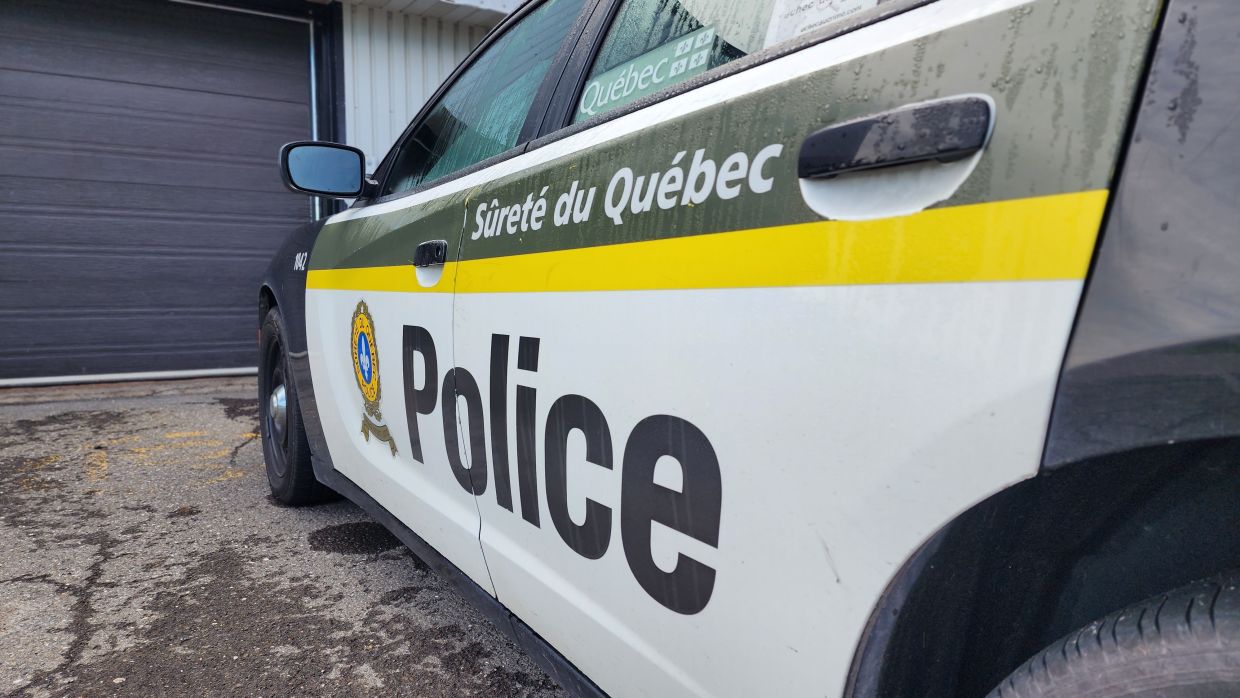 Accident entre un VUS et un poids lourd à SaintHonorédeTémiscouata