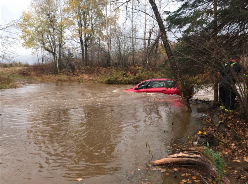 Spectaculaire accident près de SaintLéonard TVA CIMT CHAU