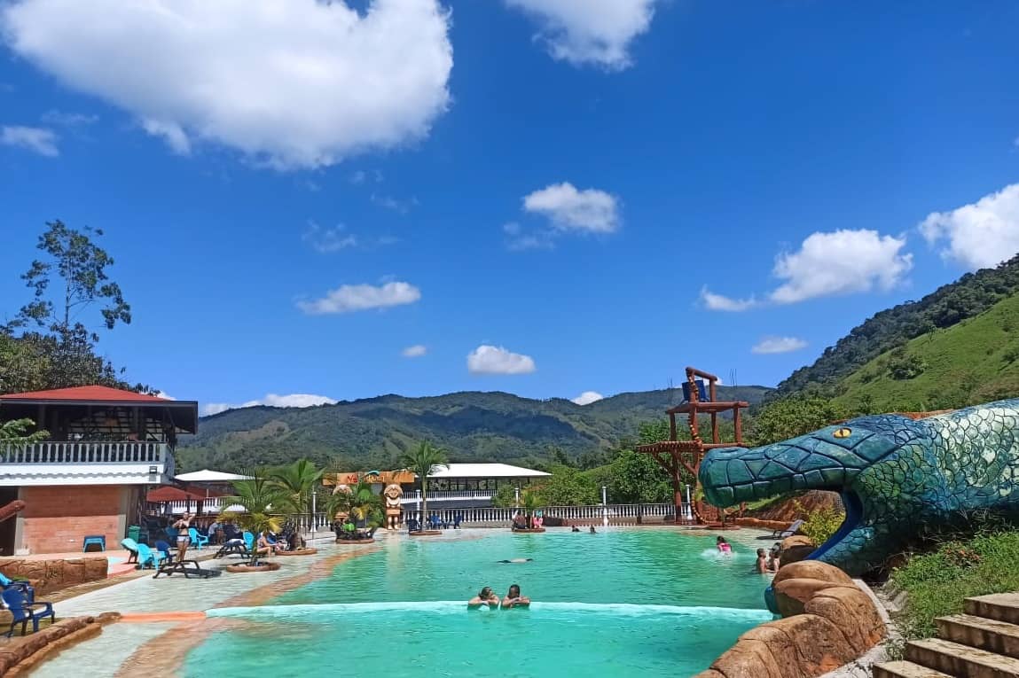 Web up to 5.5% cash back situated in guatapé, 31 km from barbosa, reserva natural piedra montada features a barbecue and water sports facilities. Avenida hipólito yrigoyen, san rafael, provincia de mendoza, argentina, san rafael, mendoza. Casa Piedra Natural San Rafael Antioquia Reserva