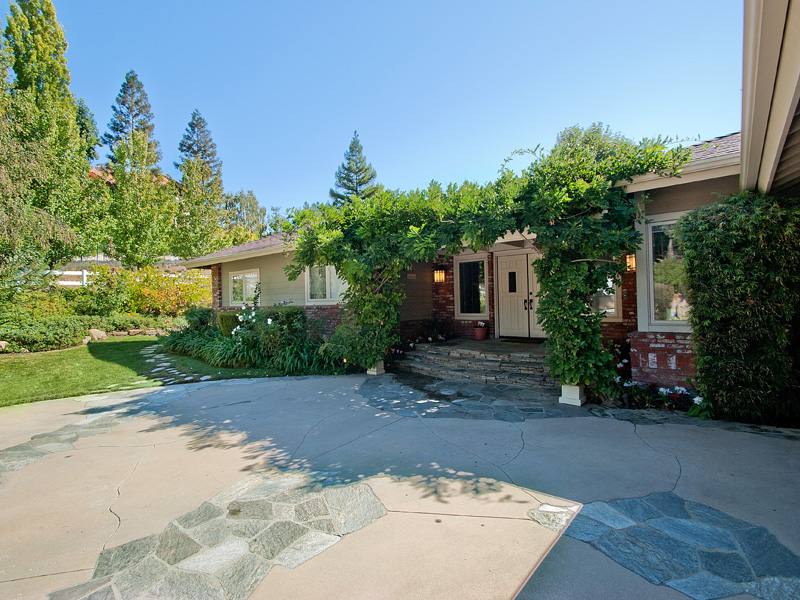 Introducing 30035 Triunfo Drive, Agoura Hills Cindy Nexon Realtor