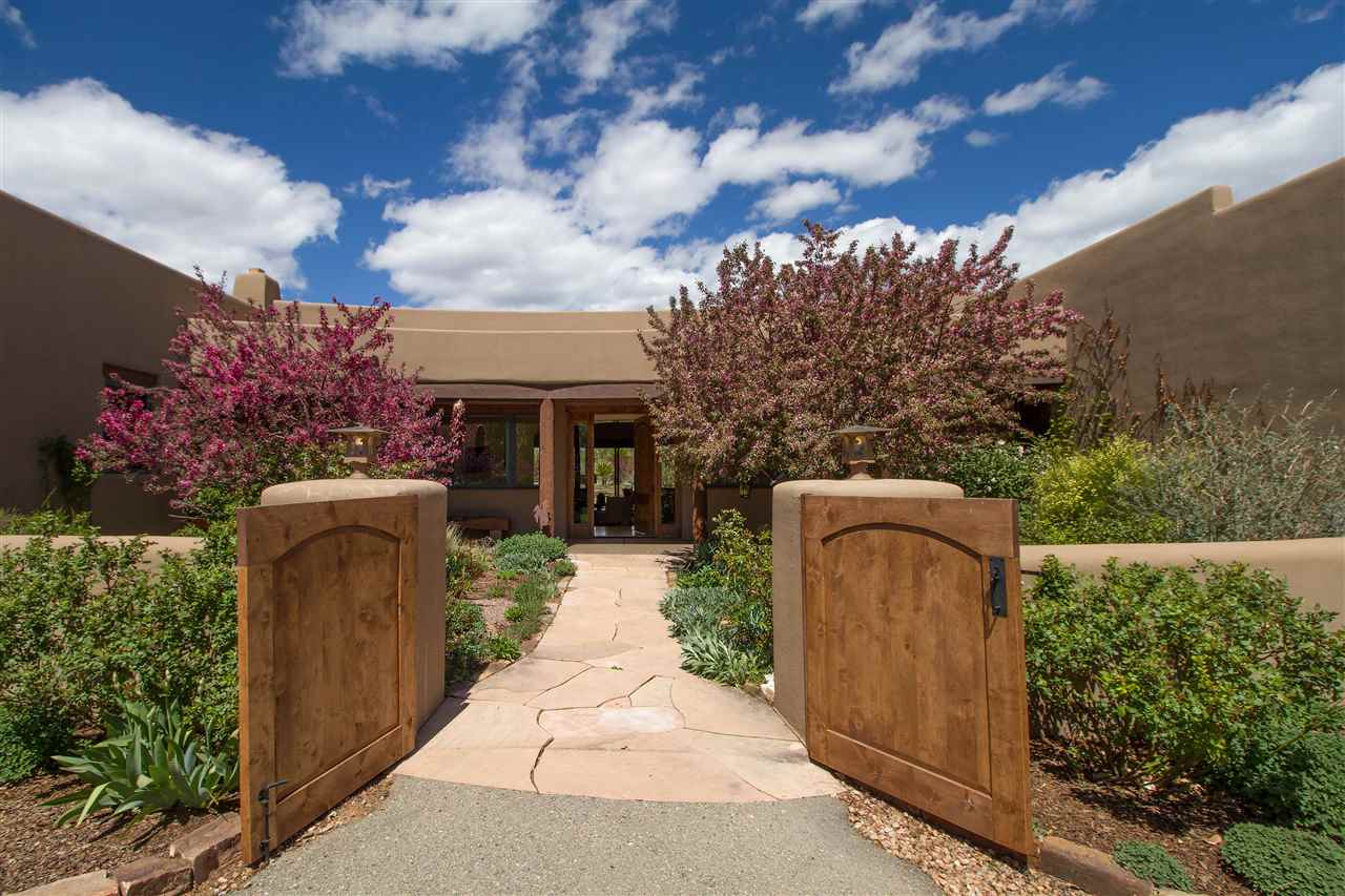 Homes for Sale on acreage on Old Las Vegas Hwy in Santa Fe, New Mexico