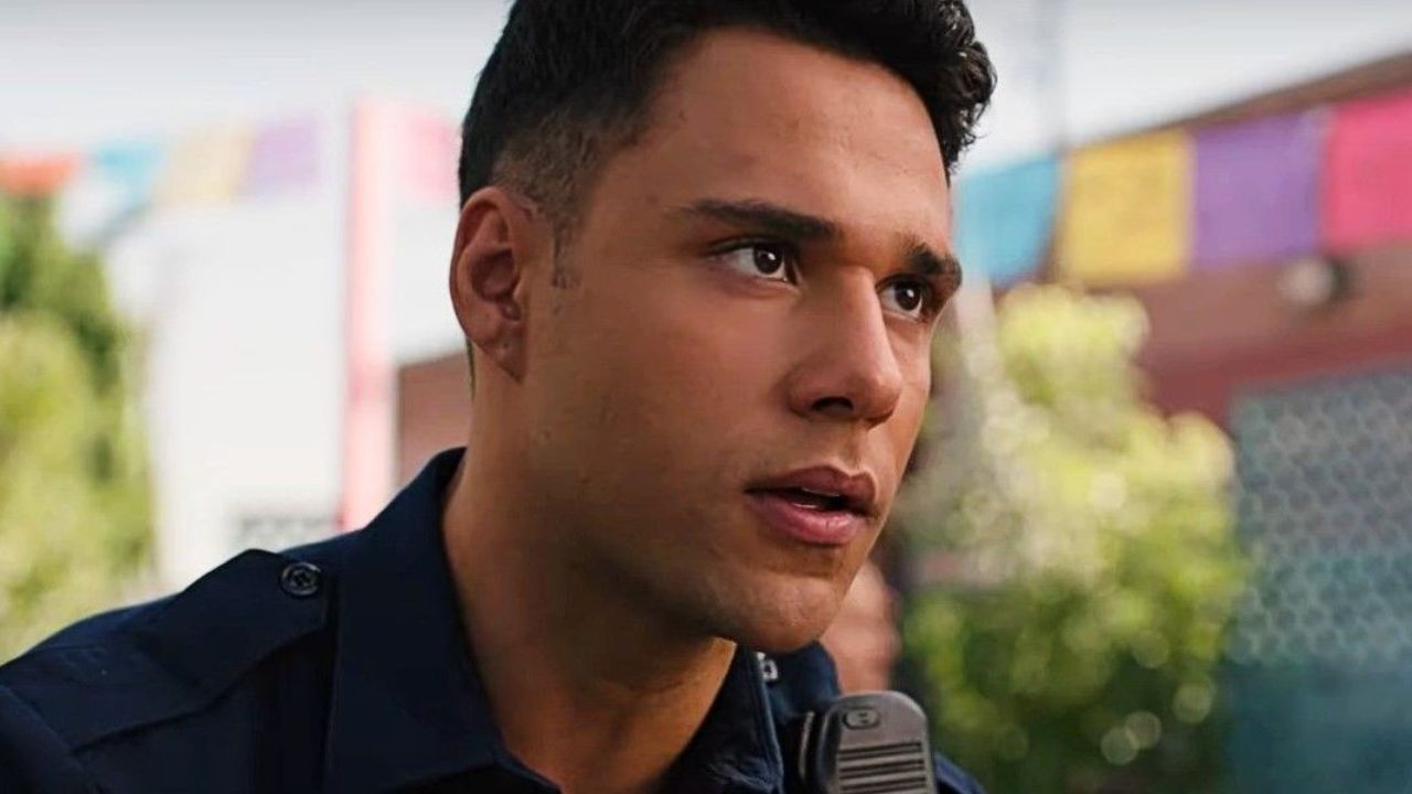 Carlos Has a Secret in New 911 Lone Star Clip