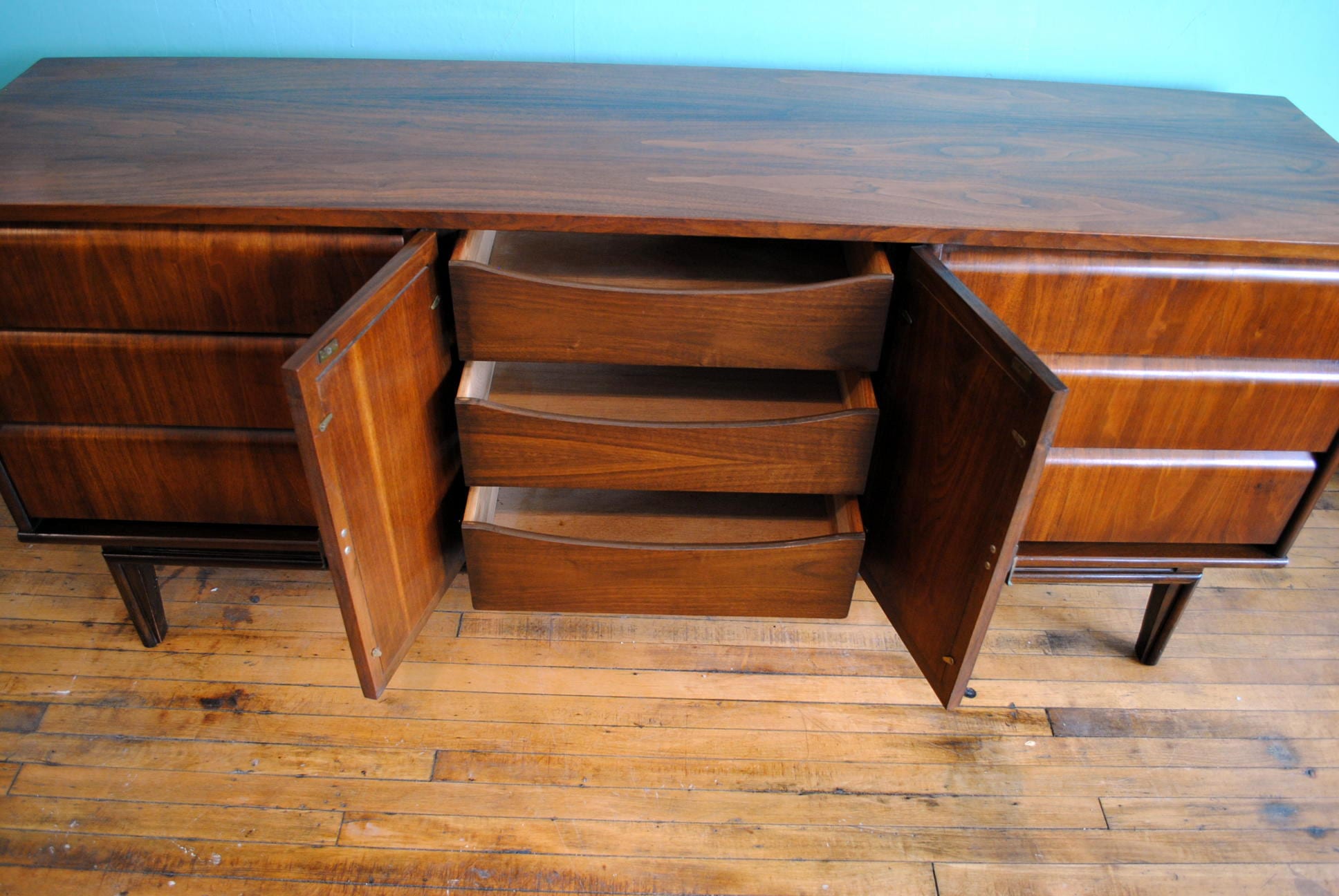 Mid Century 9 drawer Dresser ***NOW 695*** Circa