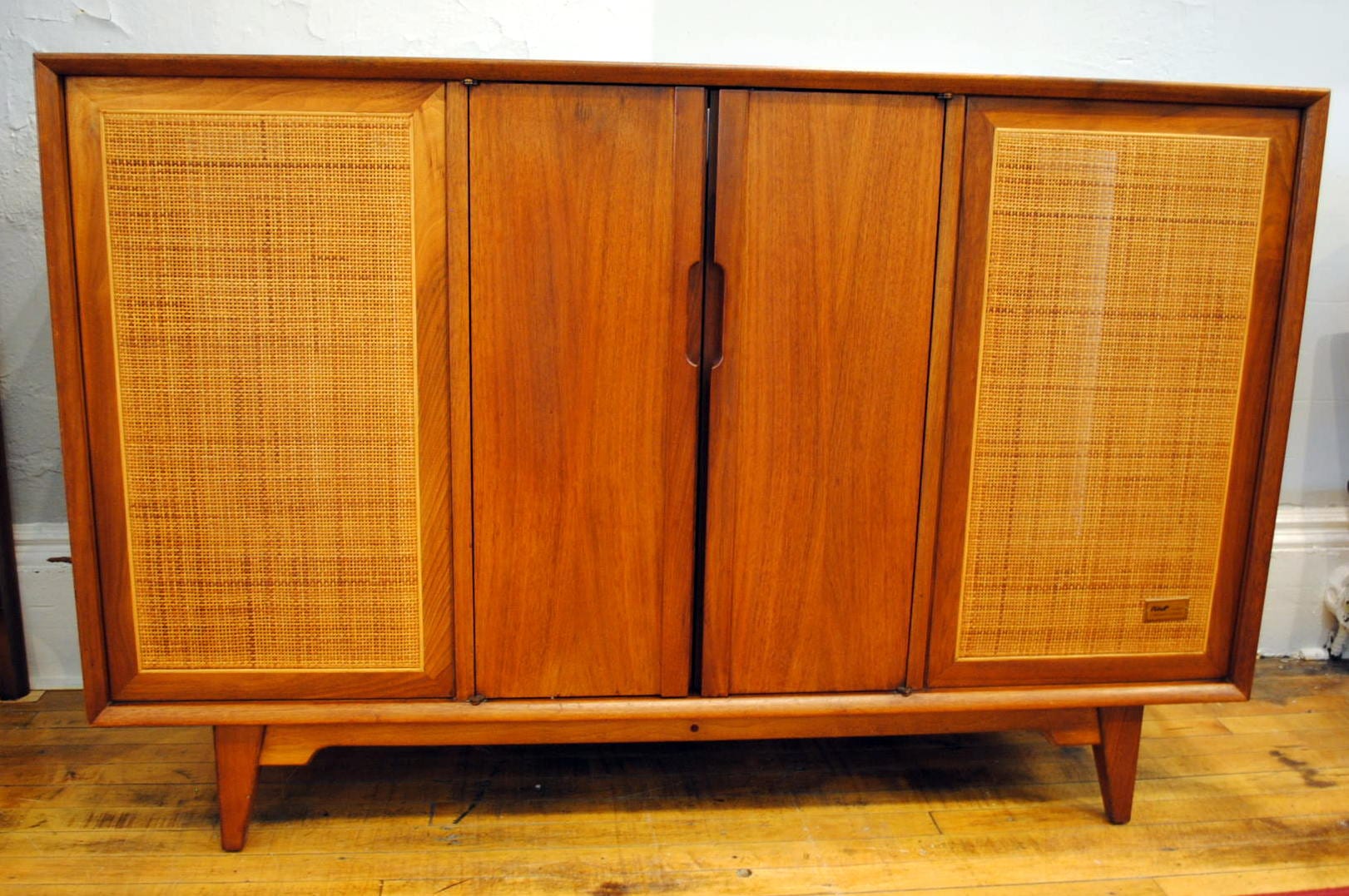 Walnut Mid Century Stereo Console 1960’s | Circa
