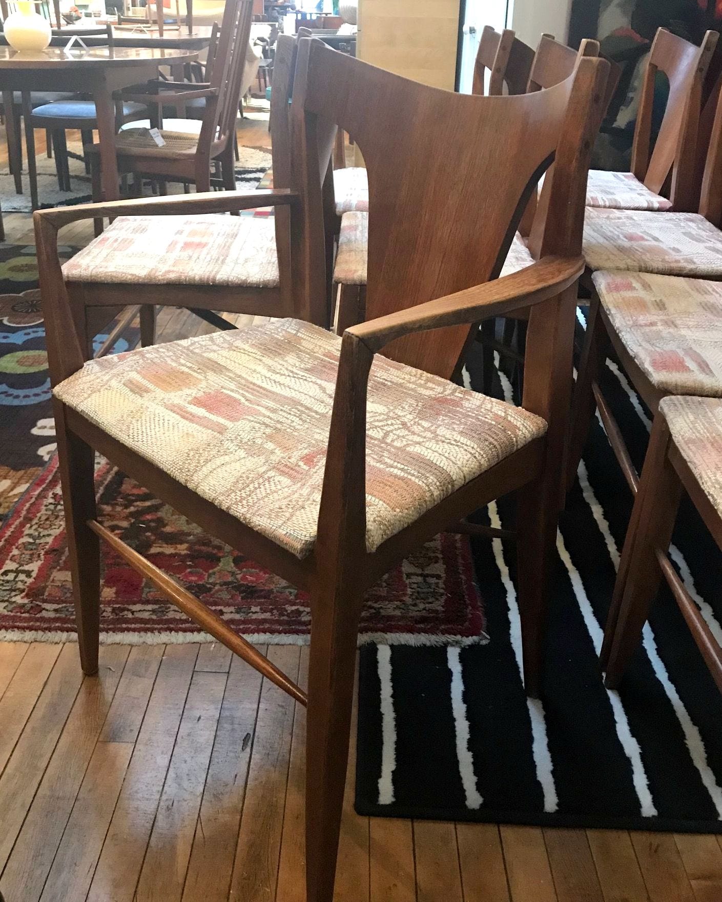 set of 8 Mid Century Dining Chairs Circa