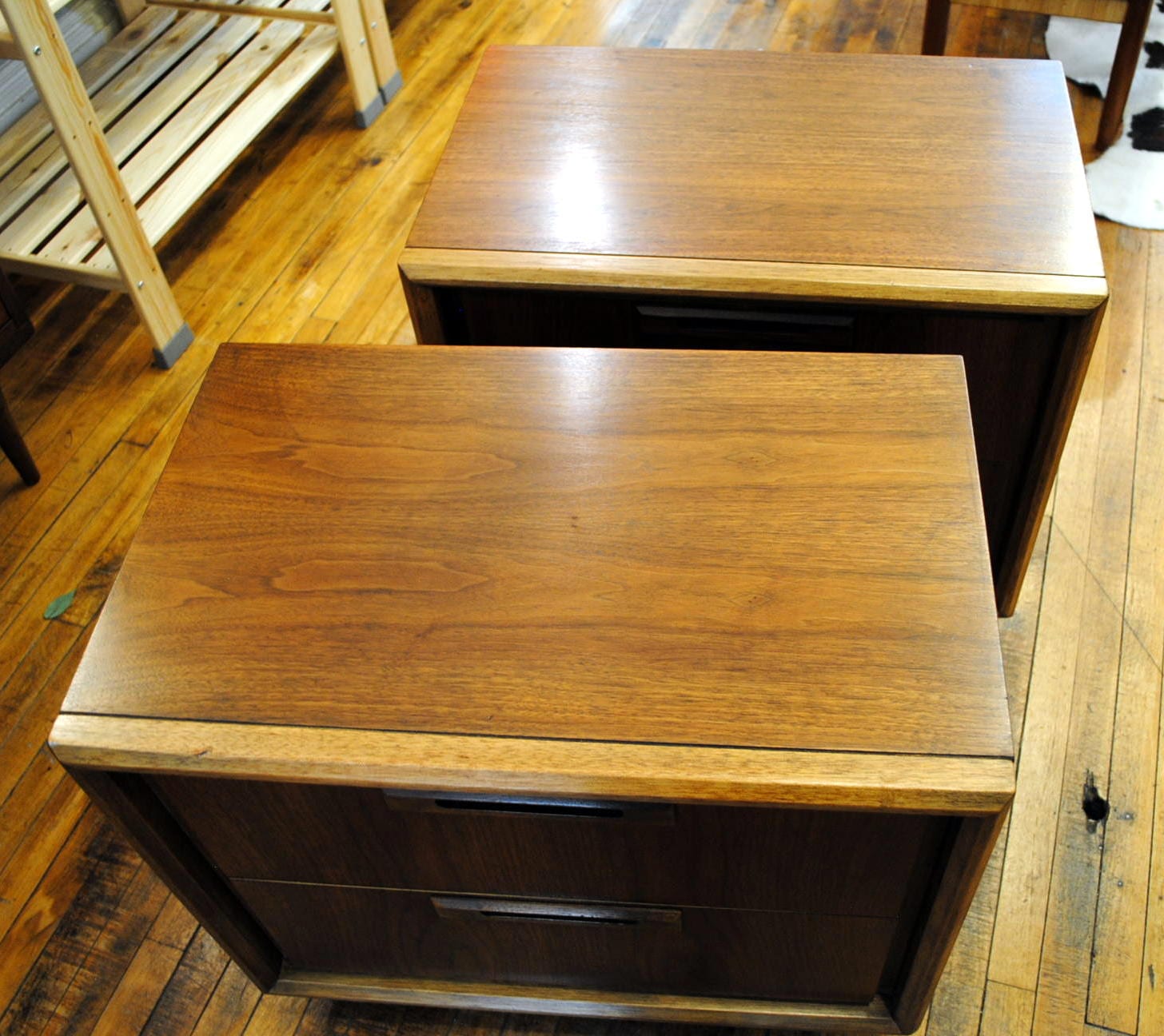 Pair Mid Century Nightstands w/hairpin legs Circa