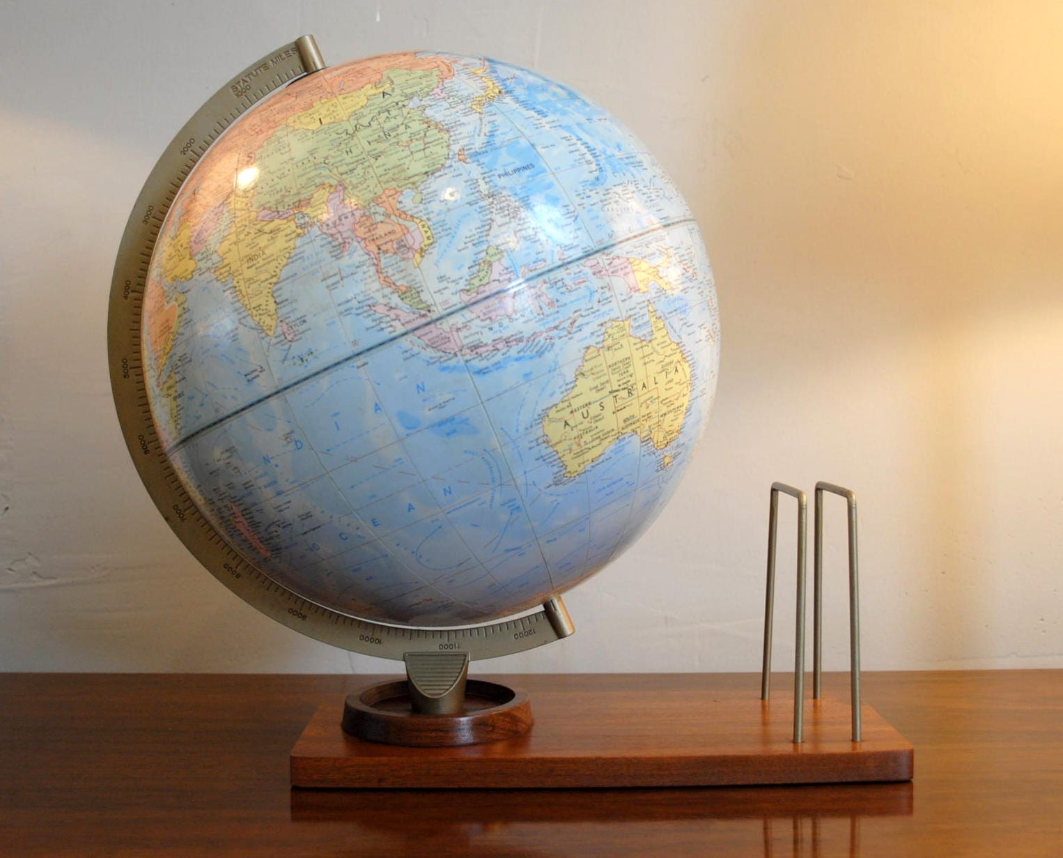 Mid Century World Globe w/Book Holder Circa